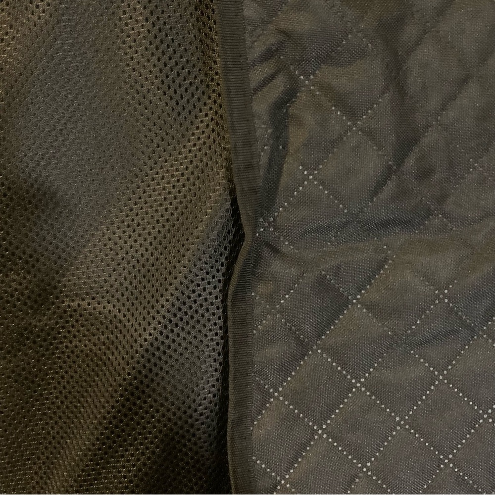 X-LargeHonest Back Seat Extender for Dogs, 57.4W 30.3L Hard Bottom NWT - Picture 10 of 15